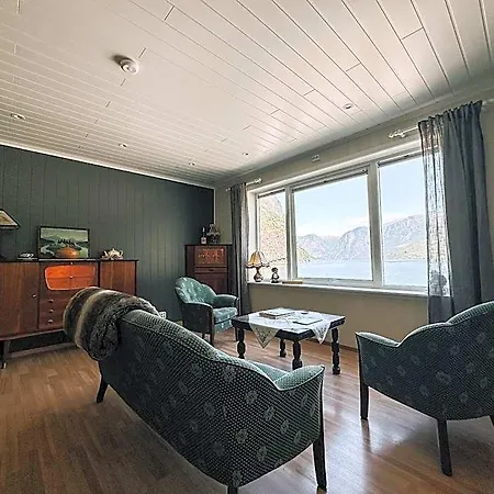 Svingen - Panoramic Fjord Views In Flam *