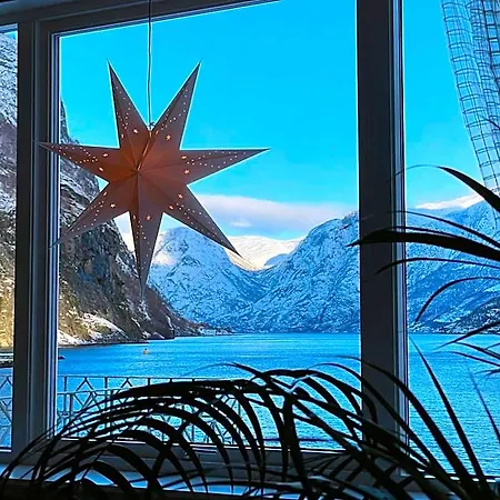 Svingen - Panoramic Fjord Views In Flam